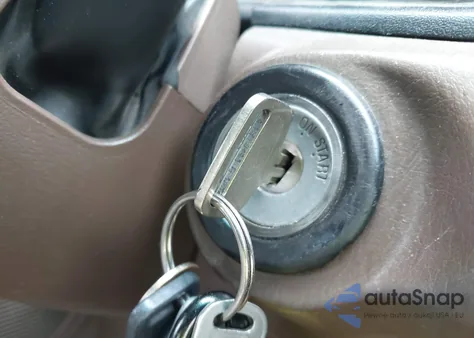 2004 Toyota Tundra Sr5 V8 из США, поврежденный, VIN 5TBRT34184S445827